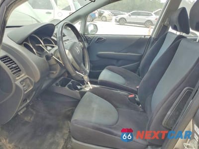 Zdjęcie 7 z 13 samochodu: 2008 HONDA FIT SPORT VIN:JHMGD38638S038107 - miniatura