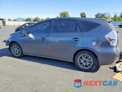 Drugie zdjęcie samochodu z przodu: 2013 TOYOTA PRIUS V THREE VIN:JTDZN3EU8D3266652 - miniatura