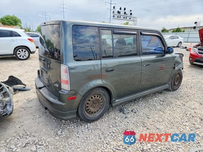 Trzecie zdjęcie samochodu z tyłu: 2005 TOYOTA SCION XB VIN:JTLKT334050202350 - miniatura