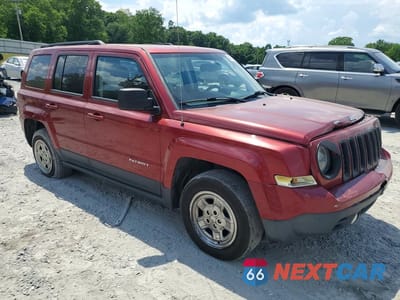 Czwarte zdjęcie samochodu z boku: 2016 JEEP PATRIOT SPORT VIN:1C4NJRBB9GD686130 - miniatura
