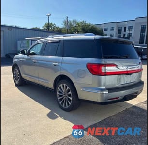 Trzecie zdjęcie samochodu z tyłu: 2020 LINCOLN NAVIGATOR RESERVE VIN:5LMJJ2LT0LEL22530 - miniatura