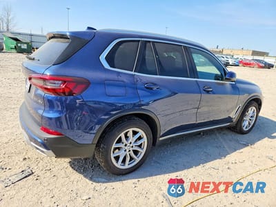 Trzecie zdjęcie samochodu z tyłu: 2021 BMW X5 XDRIVE45E VIN:5UXTA6C01M9H35579 - miniatura