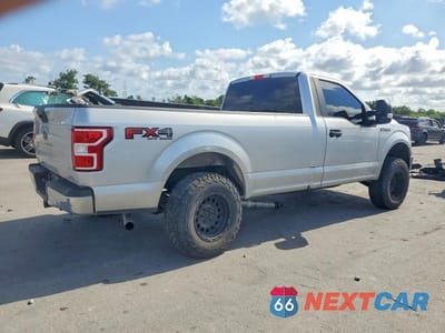 Trzecie zdjęcie samochodu z tyłu: 2019 FORD F150 VIN:1FTMF1E56KKC06635 - miniatura