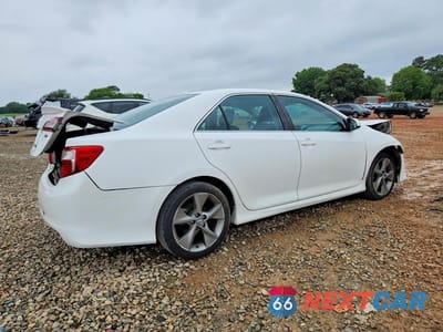 Trzecie zdjęcie samochodu z tyłu: 2014 TOYOTA CAMRY SE SPORT VIN:4T1BF1FK4EU726624 - miniatura