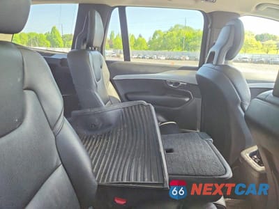 Zdjęcie 11 z 13 samochodu: 2016 VOLVO XC90 T5 VIN:YV4102XK9G1056690 - miniatura