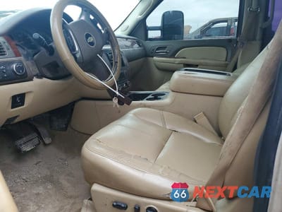 Zdjęcie 7 z 12 samochodu: 2009 CHEVROLET SILVERADO K3500 LTZ VIN:1GCJK93659F125721 - miniatura