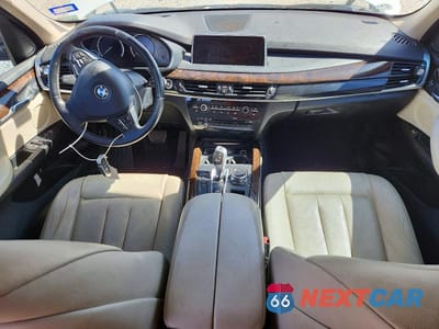 Zdjęcie 8 z 13 samochodu: 2014 BMW X5 SDRIVE35I VIN:5UXKR2C52E0H31314 - miniatura