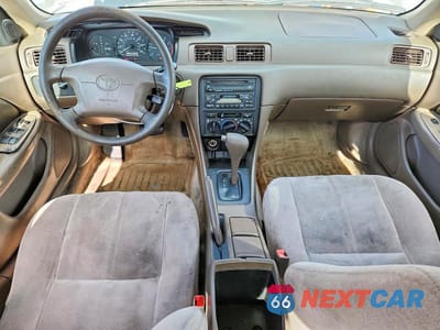 Zdjęcie 8 z 12 samochodu: 1998 TOYOTA CAMRY LE VIN:JT2BG22K6W0110115 - miniatura