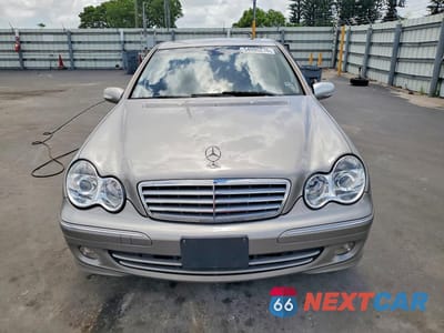 Piąte zdjęcie samochodu w środku: 2005 MERCEDES-BENZ C 240 4MATIC VIN:WDBRF81J85F628435 - miniatura