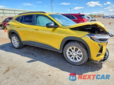 Czwarte zdjęcie samochodu z boku: 2024 CHEVROLET TRAX 2RS VIN:KL77LJE27RC124961 - miniatura