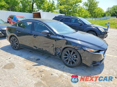 Czwarte zdjęcie samochodu z boku: 2024 MAZDA 3 SELECT SPORT VIN:3MZBPABM2RM426550 - miniatura