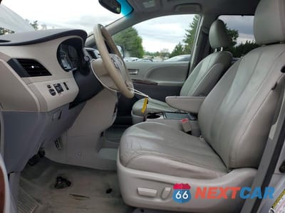 Zdjęcie 7 z 13 samochodu: 2014 TOYOTA SIENNA XLE 7-PASSENGER VIN:5TDDK3DC4ES075208 - miniatura