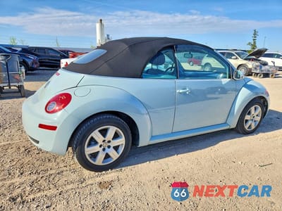 Trzecie zdjęcie samochodu z tyłu: 2006 VOLKSWAGEN NEW BEETLE CONVERTIBLE OPTION PACKAGE 1 VIN:3VWRF31YX6M310509 - miniatura