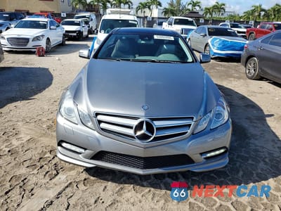 Piąte zdjęcie samochodu w środku: 2013 MERCEDES-BENZ E 350 VIN:WDDKJ5KB3DF219058 - miniatura