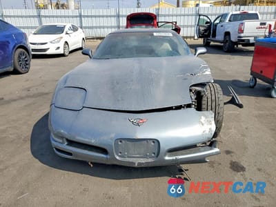 Piąte zdjęcie samochodu w środku: 2004 CHEVROLET CORVETTE VIN:1G1YY22G745101071 - miniatura