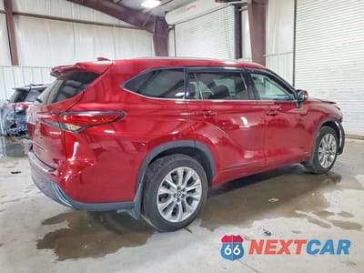 Trzecie zdjęcie samochodu z tyłu: 2023 TOYOTA HIGHLANDER HYBRID LIMITED VIN:5TDXBRCHXPS568620 - miniatura