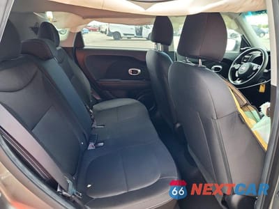 Zdjęcie 10 z 12 samochodu: 2018 KIA SOUL BASE VIN:KNDJN2A28J7522384 - miniatura