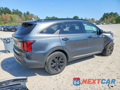 Trzecie zdjęcie samochodu z tyłu: 2021 KIA SORENTO S VIN:5XYRLDLC9MG046163 - miniatura