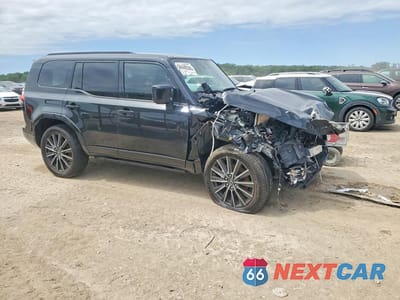 Czwarte zdjęcie samochodu z boku: 2025 LEXUS GX 550 LUXURY+ VIN:JTJVBCDX4S5052209 - miniatura