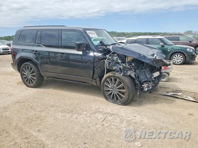 Czwarte zdjęcie samochodu z boku: 2025 LEXUS GX 550 LUXURY+ VIN:JTJVBCDX4S5052209 - miniatura