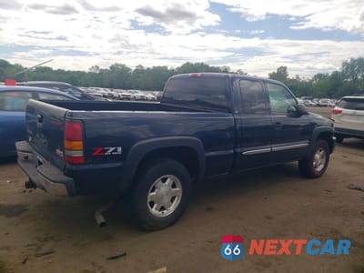 Trzecie zdjęcie samochodu z tyłu: 2005 GMC NEW SIERRA K1500 VIN:2GTEK19B551245995 - miniatura