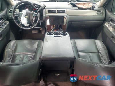 Zdjęcie 8 z 14 samochodu: 2010 CHEVROLET SUBURBAN C1500 LS VIN:1GNUCHE06AR260262 - miniatura