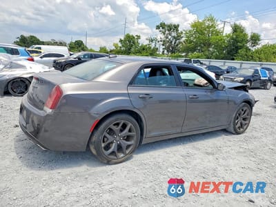 Trzecie zdjęcie samochodu z tyłu: 2021 CHRYSLER 300 VIN:2C3CCABG5MH634317 - miniatura