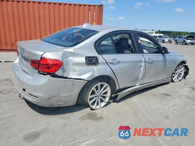 Trzecie zdjęcie samochodu z tyłu: 2017 BMW 320 XI VIN:WBA8E5G52HNU23077 - miniatura