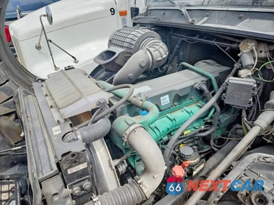 Zdjęcie 7 z 10 samochodu: 2012 VOLVO VN VNL VIN:4V4NC9EH7CN560092 - miniatura