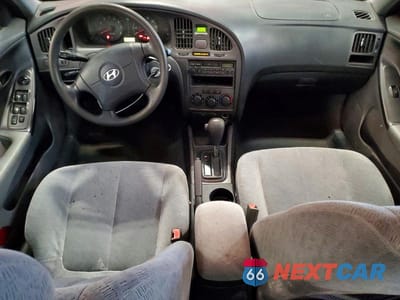 Zdjęcie 8 z 12 samochodu: 2004 HYUNDAI ELANTRA GLS VIN:KMHDN46D04U708926 - miniatura