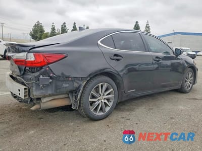 Trzecie zdjęcie samochodu z tyłu: 2017 LEXUS ES 300H VIN:JTHBW1GG7H2134213 - miniatura