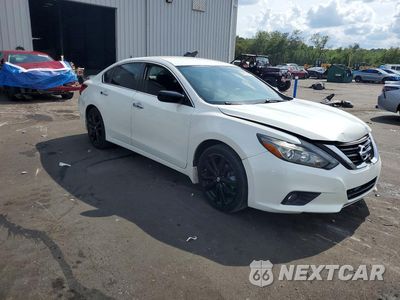 Czwarte zdjęcie samochodu z boku: 2017 NISSAN ALTIMA 2.5 SR VIN:1N4AL3AP1HC200040 - miniatura