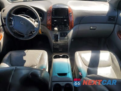Zdjęcie 8 z 13 samochodu: 2010 TOYOTA SIENNA XLE VIN:5TDYK4CC7AS318304 - miniatura