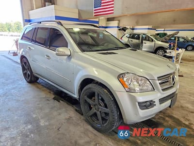 Czwarte zdjęcie samochodu z boku: 2008 MERCEDES-BENZ GL 450 4MATIC VIN:4JGBF71E28A301784 - miniatura