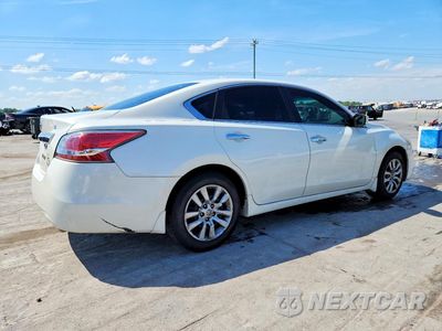 Trzecie zdjęcie samochodu z tyłu: 2015 NISSAN ALTIMA 2.5 S VIN:1N4AL3AP7FN330180 - miniatura