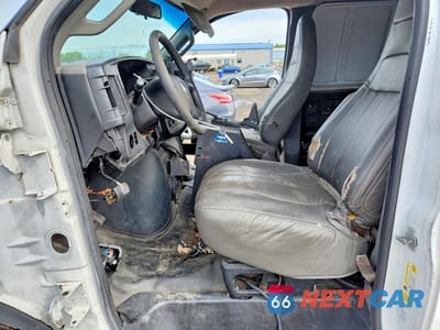 Zdjęcie 7 z 14 samochodu: 2017 CHEVROLET EXPRESS 2500 PRISONER TRANSPORT VAN VIN:1GCWGAFG0H1338830 - miniatura