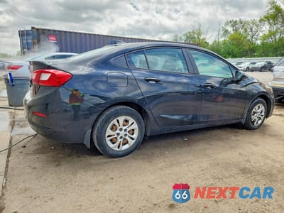 Trzecie zdjęcie samochodu z tyłu: 2018 CHEVROLET CRUZE LS VIN:1G1BC5SM1J7138063 - miniatura