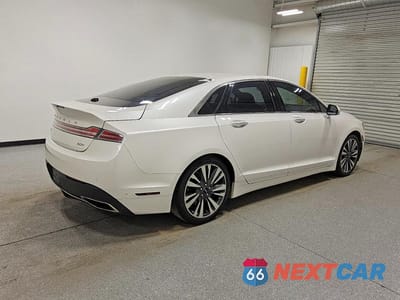 Trzecie zdjęcie samochodu z tyłu: 2019 LINCOLN MKZ RESERVE II VIN:3LN6L5E93KR607482 - miniatura