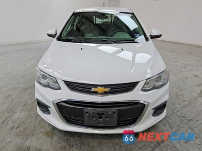 Piąte zdjęcie samochodu w środku: 2019 CHEVROLET SONIC VIN:1G1JG6SB5K4122357 - miniatura