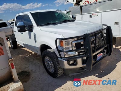 Czwarte zdjęcie samochodu z boku: 2021 FORD F350 SUPER DUTY VIN:1FT8W3BN0MEC87845 - miniatura