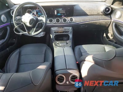 Zdjęcie 8 z 12 samochodu: 2022 MERCEDES-BENZ E 450 4MATIC VIN:W1KZF5KB6NB031045 - miniatura