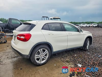 Trzecie zdjęcie samochodu z tyłu: 2015 MERCEDES-BENZ GLA 250 4MATIC VIN:WDCTG4GB4FJ170785 - miniatura