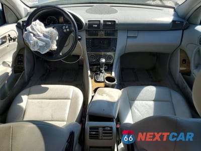 Zdjęcie 8 z 12 samochodu: 2007 MERCEDES-BENZ C 230 VIN:WDBRF52HX7F893922 - miniatura