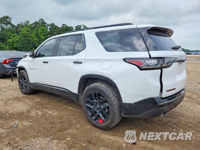 Trzecie zdjęcie samochodu z tyłu: 2021 CHEVROLET TRAVERSE PREMIER VIN:1GNERKKW5MJ267604 - miniatura