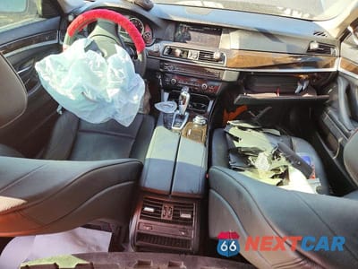 Zdjęcie 8 z 12 samochodu: 2013 BMW 528 XI VIN:WBAXH5C56DDW13490 - miniatura