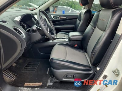Zdjęcie 7 z 13 samochodu: 2020 NISSAN PATHFINDER SV VIN:5N1DR2BN9LC579578 - miniatura