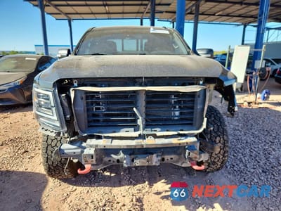 Piąte zdjęcie samochodu w środku: 2020 NISSAN TITAN PRO-4X VIN:1N6AA1ED2LN502550 - miniatura