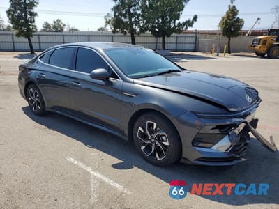 Czwarte zdjęcie samochodu z boku: 2025 HYUNDAI SONATA SEL VIN:KMHL64JA3SA478285 - miniatura