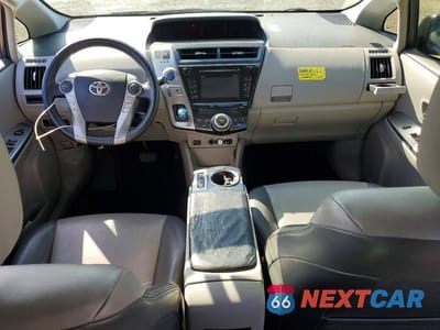Zdjęcie 8 z 12 samochodu: 2016 TOYOTA PRIUS V FOUR VIN:JTDZN3EU6GJ042070 - miniatura