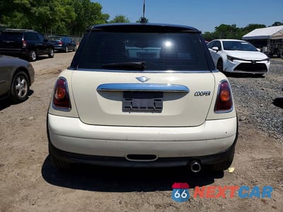 Zdjęcie 6 z 12 samochodu: 2008 MINI COOPER VIN:WMWMF33568TT65105 - miniatura